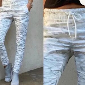 Bevy Flog Women's Light Gray Camo Drawstring Pants